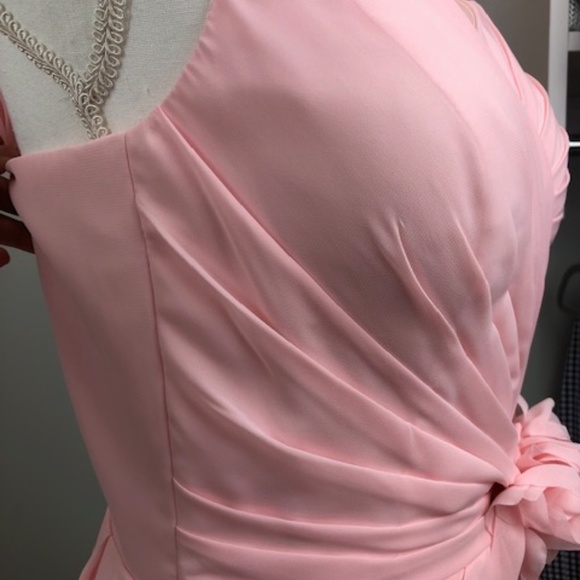 💥Host Pick💥Bridesmaid Dress With Cascading Ruffles .Sz 6 - Picture 6 of 15